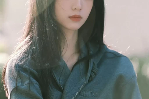明星八卦与风水揭秘：黄晓明、Lisa等人的命运走向