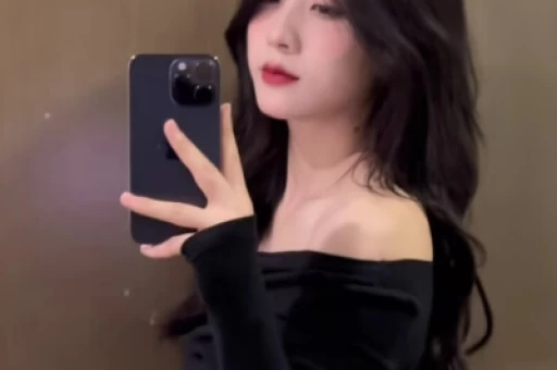 吃瓜群众吵翻！网红爆料是真是假？鹿晗直接报警让她求锤得锤